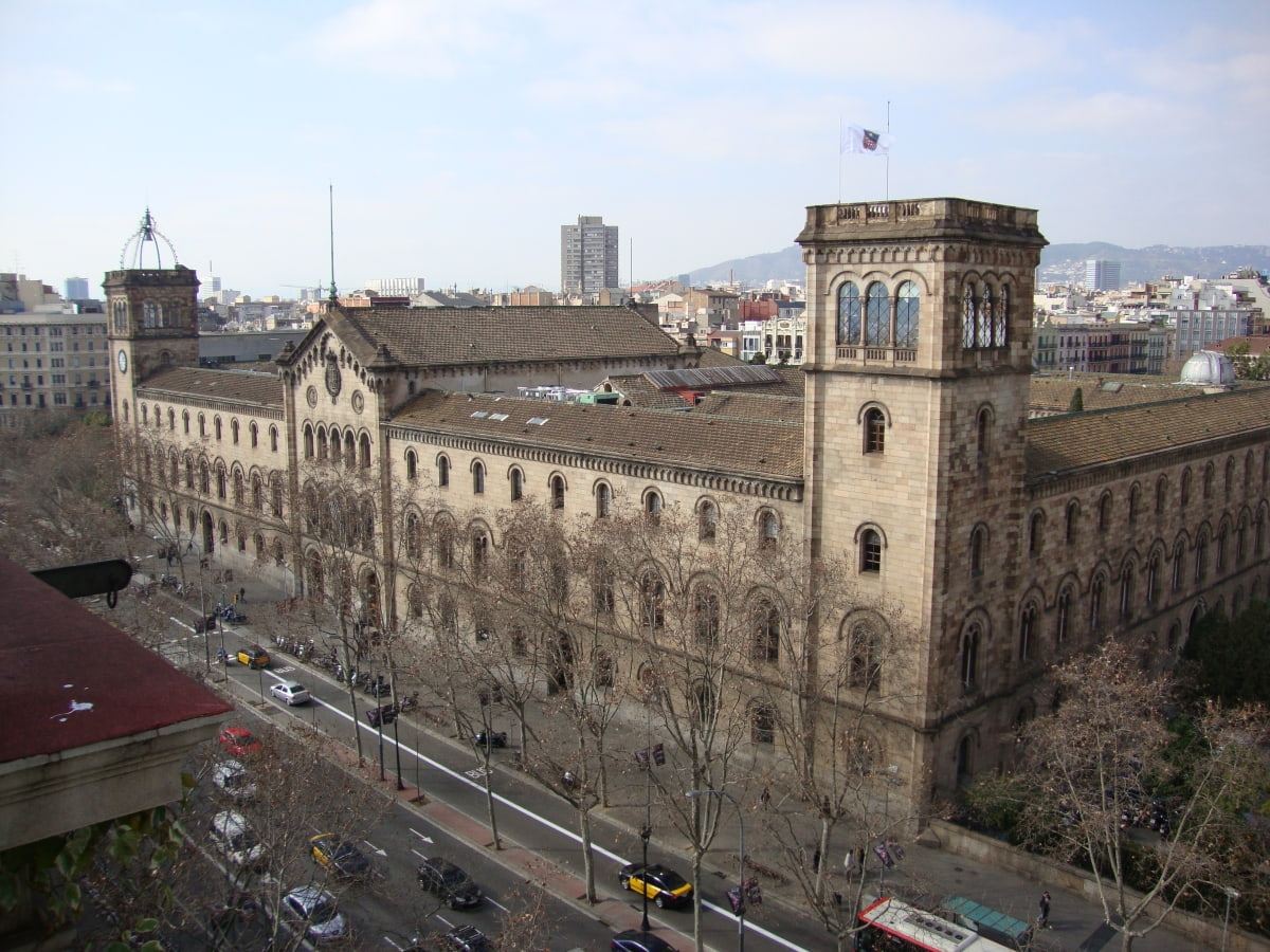 جامعة برشلونة
الدراسة في اسبانيا -
Universitat de Barcelona