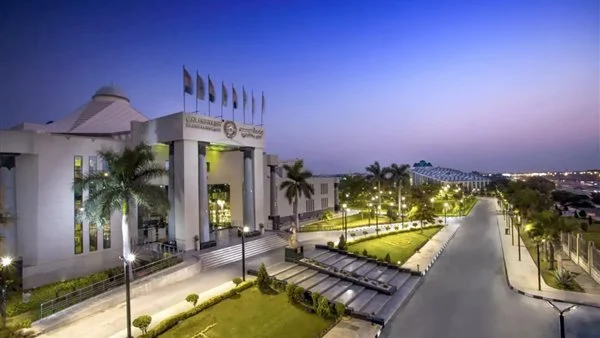 ما هي كليات المتاحه في جامعة مصر للعلوم والتكنولوجيا